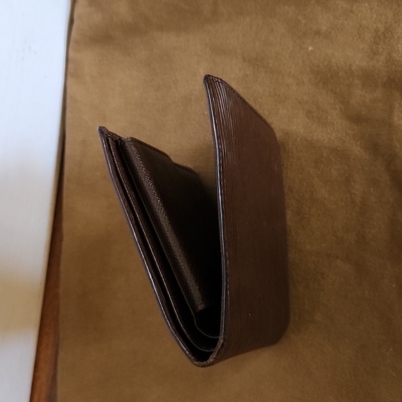 Louis Vuitton Brown Epi Bifold Wallet - Picture 2 of 15